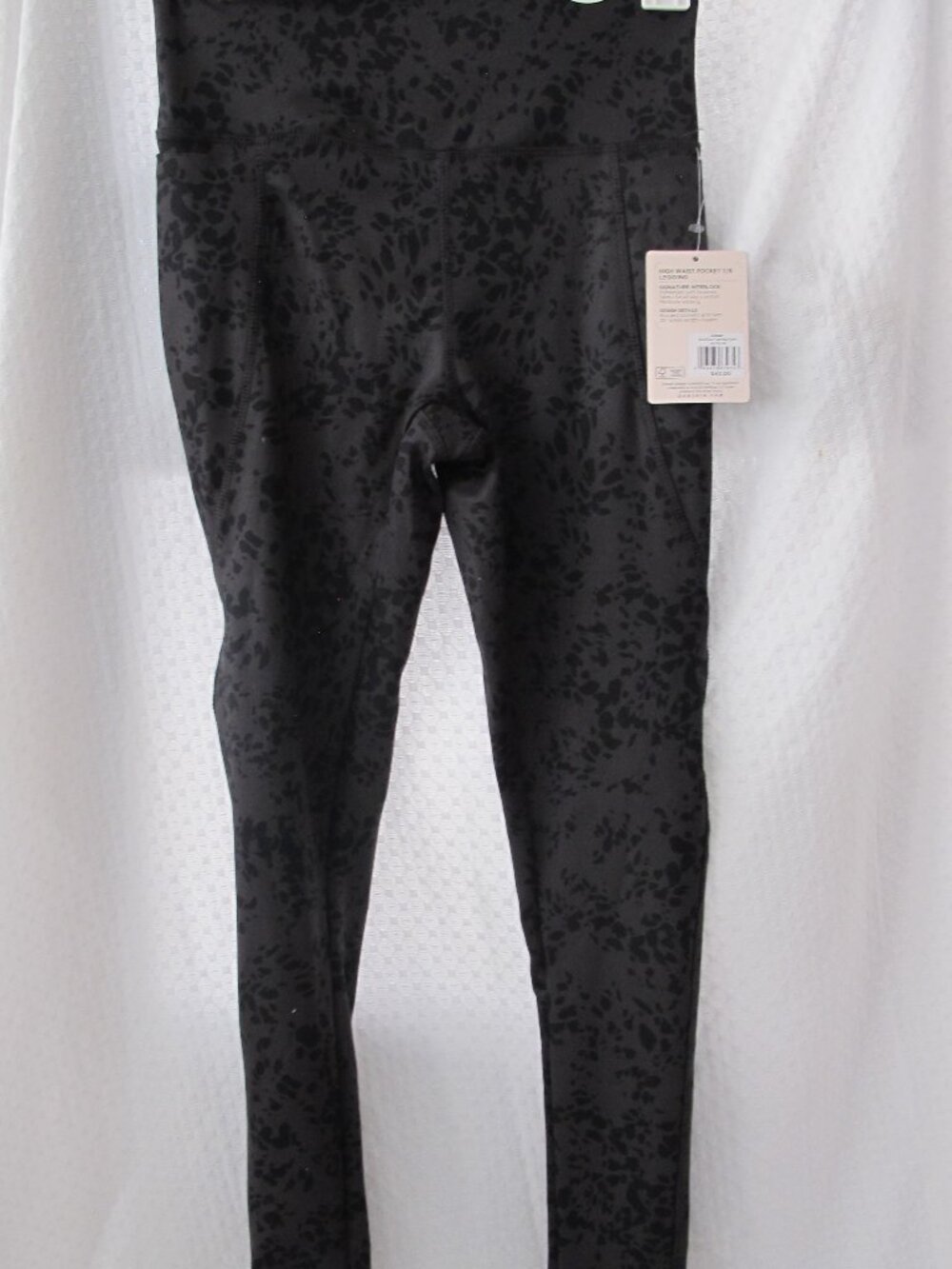 NWT - Danskin Abstract Dot Leggings - XS